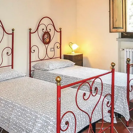 Three-bedroom Holiday With A Fireplace In -pg- 펜션