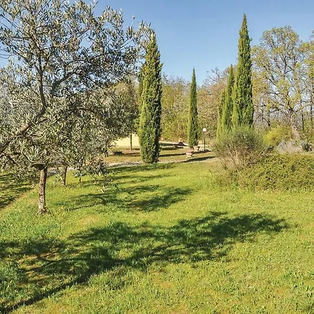 Three-bedroom Holiday With A Fireplace In -pg- *