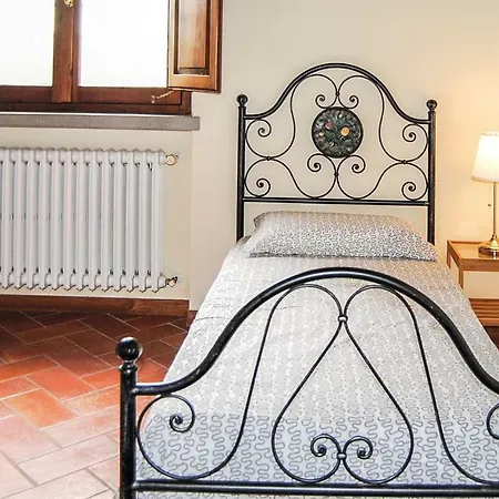 Three-bedroom Holiday With A Fireplace In -pg- * 치타디카스텔로
