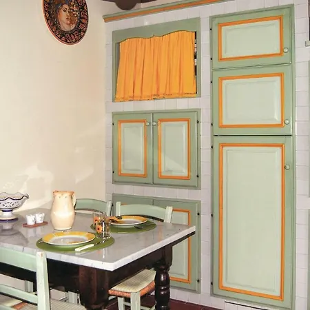 펜션 Three-bedroom Holiday With A Fireplace In -pg- *